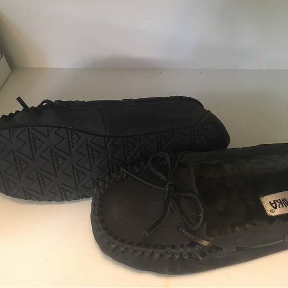 Minnetonka moccasins new with box ! - Picture 2 of 3